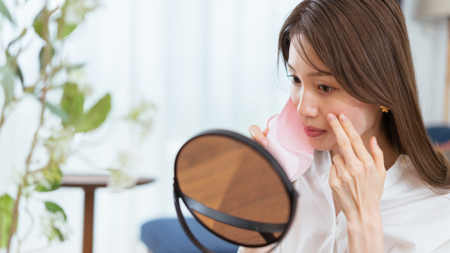 目の下にできるシワの原因とは？