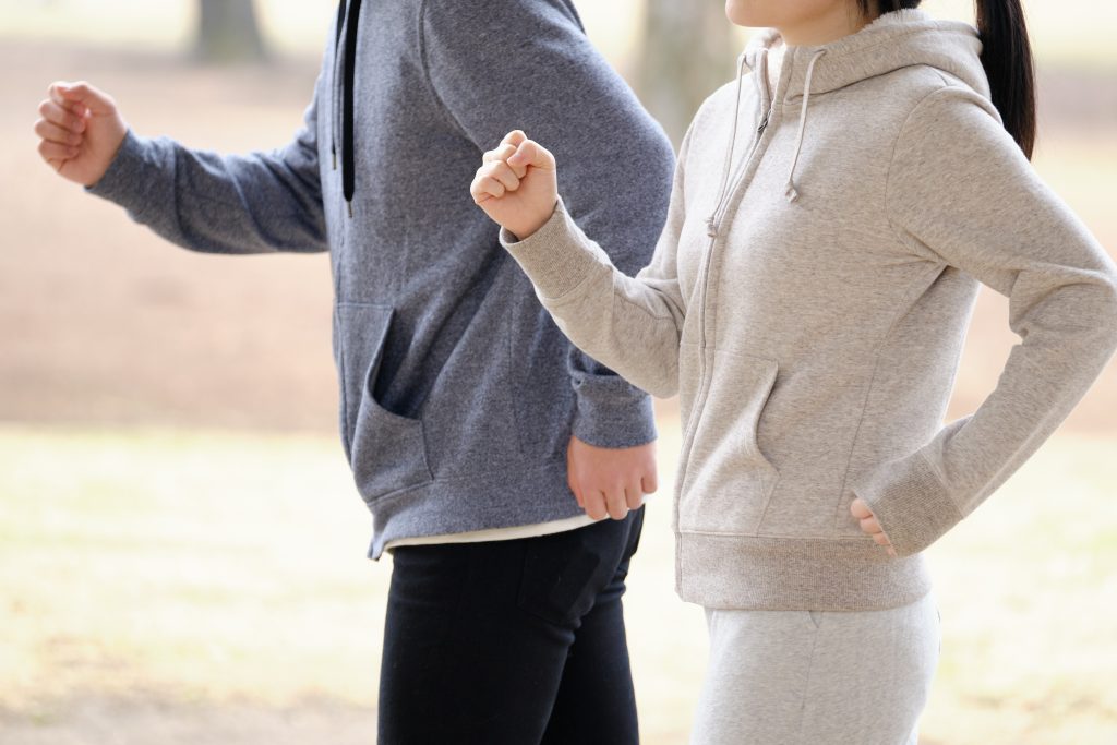 運動している写真