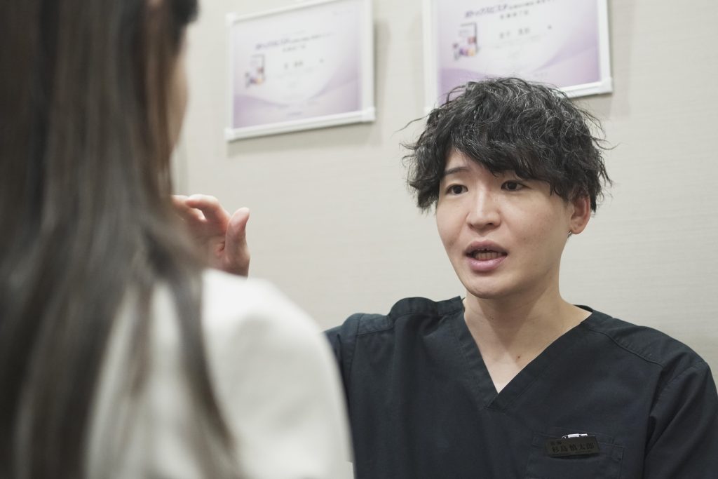 大阪梅田院杉島医師のカウンセリングの様子